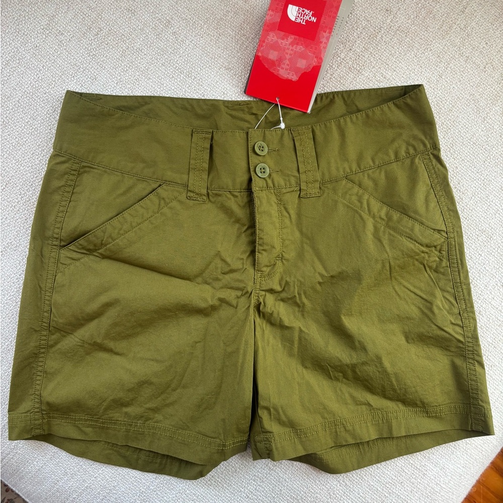 The North Face NWT Green Lotus Canvas Short with UV Protection Size 6